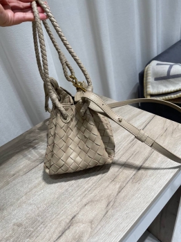 Сумка женская Bottega Veneta Артикул BMS-147061. Вид 1