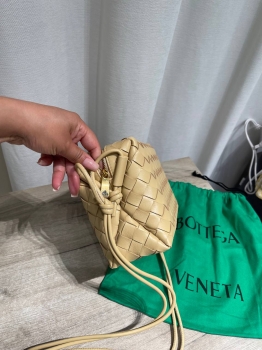 Сумка женская Bottega Veneta Артикул BMS-147103. Вид 4