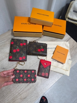 Ключница Louis Vuitton Артикул BMS-147113. Вид 3