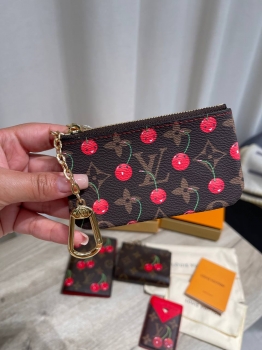 Ключница Louis Vuitton Артикул BMS-147113. Вид 1