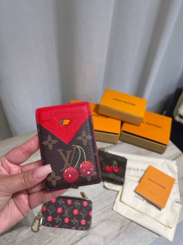 Картхолдер  Louis Vuitton Артикул BMS-147112. Вид 1