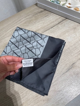 Платок Valentino Артикул BMS-147140. Вид 3