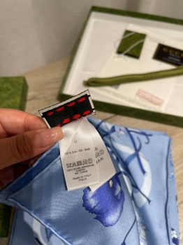 Платок  Gucci Артикул BMS-147145. Вид 4