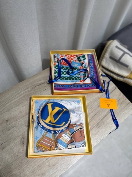 Платок Louis Vuitton Артикул BMS-147148. Вид 1