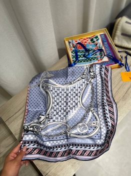 Платок Louis Vuitton Артикул BMS-147146. Вид 2