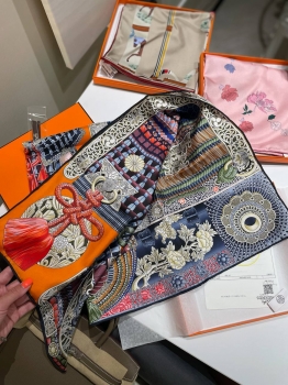 Платок  Hermes Артикул BMS-147253. Вид 2