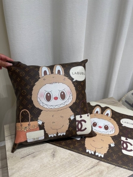 Подушка 40*40 Louis Vuitton Артикул BMS-147437. Вид 3