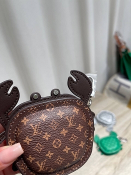Брелок  Louis Vuitton Артикул BMS-147400. Вид 2
