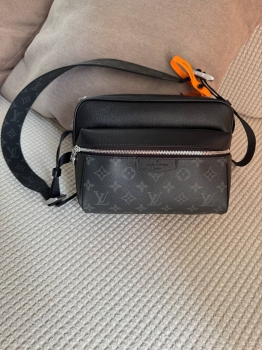 Сумка мужская  Louis Vuitton Артикул BMS-147401. Вид 1
