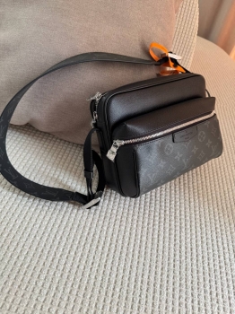 Сумка мужская  Louis Vuitton Артикул BMS-147401. Вид 2