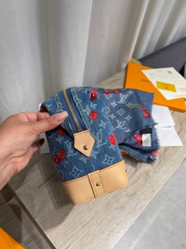 Косметичка Louis Vuitton Артикул BMS-147418. Вид 3