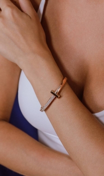 Шарнирный браслет Tiffany&Co Артикул BMS-147464. Вид 1