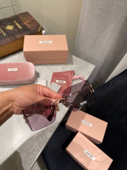 Очки  Miu Miu Артикул BMS-147484. Вид 1