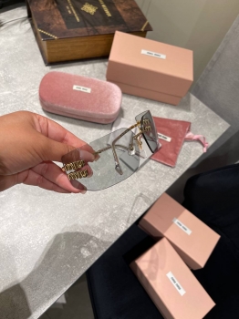 Очки  Miu Miu Артикул BMS-142501. Вид 2
