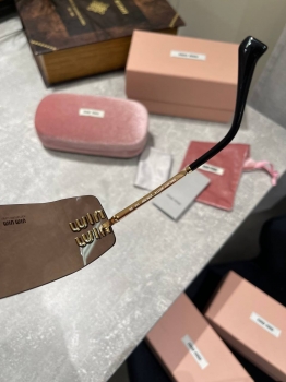 Очки  Miu Miu Артикул BMS-142499. Вид 2
