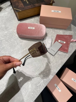 Очки  Miu Miu Артикул BMS-142499. Вид 3