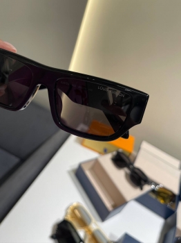 Очки Louis Vuitton Артикул BMS-147505. Вид 2