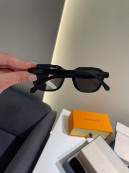 Очки Louis Vuitton Артикул BMS-147505. Вид 3