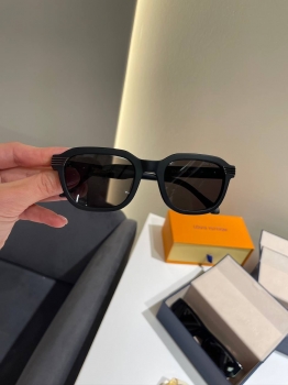 Очки Louis Vuitton Артикул BMS-147505. Вид 1