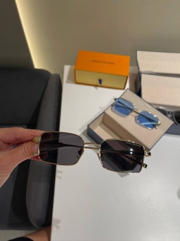 Очки Louis Vuitton Артикул BMS-147502. Вид 1
