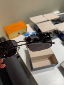 Очки Louis Vuitton Артикул BMS-147500. Вид 2