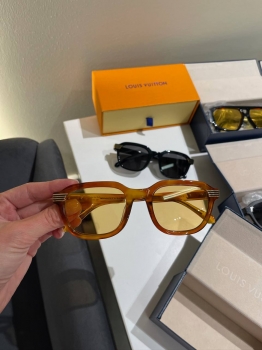 Очки Louis Vuitton Артикул BMS-147498. Вид 1