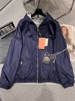 Двусторонний бомбер  Miu Miu Артикул BMS-147616. Вид 3