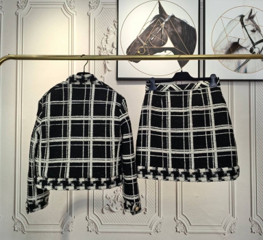  Костюм женский Valentino Артикул BMS-147635. Вид 3