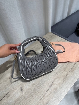 Сумка женская 23 cm Miu Miu Артикул BMS-147647. Вид 4