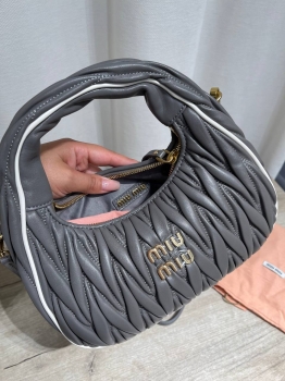 Сумка женская 23 cm Miu Miu Артикул BMS-147647. Вид 5