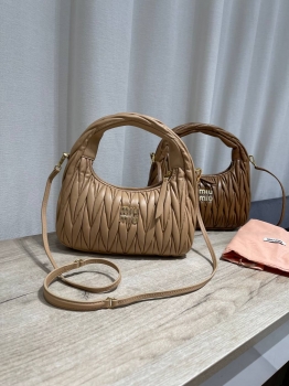 Сумка женская 25 cm Miu Miu Артикул BMS-147646. Вид 5