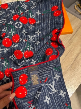Платок Louis Vuitton Артикул BMS-147748. Вид 3