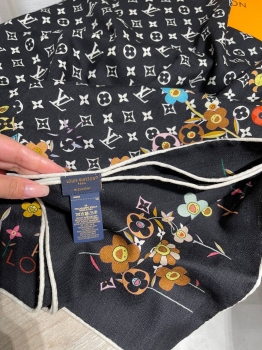 Платок Louis Vuitton Артикул BMS-147745. Вид 3
