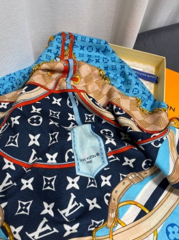 Платок Louis Vuitton Артикул BMS-147743. Вид 3