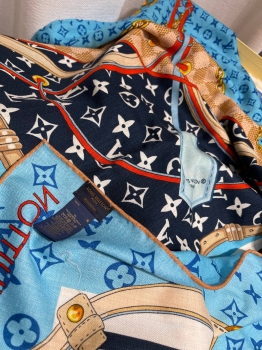 Платок Louis Vuitton Артикул BMS-147743. Вид 4