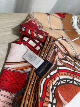 Платок  Louis Vuitton Артикул BMS-147817. Вид 3
