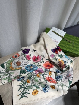 Платок Gucci Артикул BMS-147822. Вид 2
