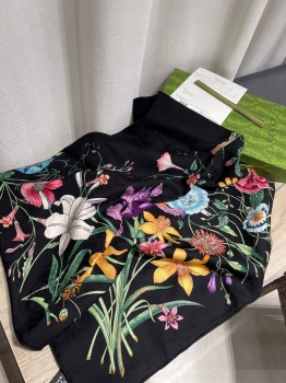 Платок Gucci Артикул BMS-147821. Вид 3