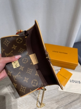 Сумка женская Louis Vuitton Артикул BMS-147847. Вид 5