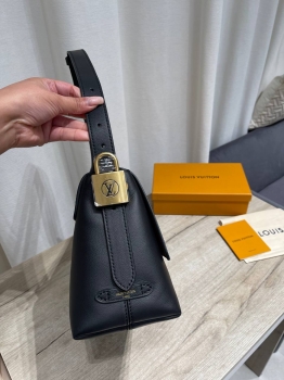 Сумка женская Louis Vuitton Артикул BMS-147846. Вид 2