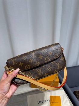 Сумка женская Louis Vuitton Артикул BMS-147845. Вид 4