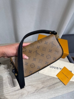 Сумка женская Louis Vuitton Артикул BMS-147844. Вид 3