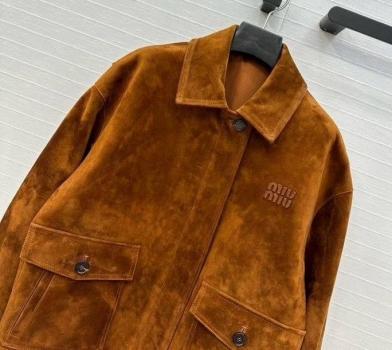 Замшевая куртка  Miu Miu Артикул BMS-147984. Вид 2