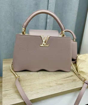 Сумка женская Capucines  Louis Vuitton Артикул BMS-148211. Вид 1
