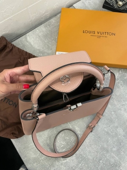 Сумка женская Capucines  Louis Vuitton Артикул BMS-148215. Вид 2