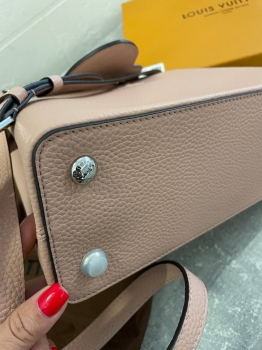 Сумка женская Capucines  Louis Vuitton Артикул BMS-148215. Вид 5
