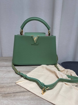 Сумка женская Capucines  Louis Vuitton Артикул BMS-148212. Вид 1