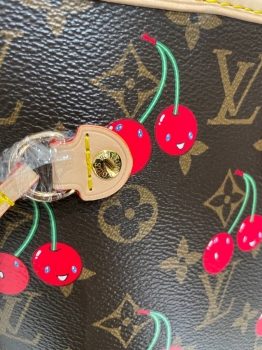 Сумка женская Neverfull  Louis Vuitton Артикул BMS-148338. Вид 2
