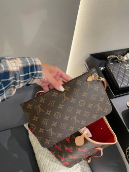 Сумка женская Neverfull  Louis Vuitton Артикул BMS-148338. Вид 3