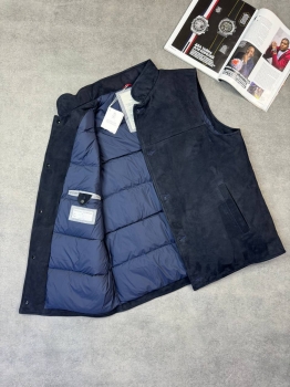 Жилет из натуральной замши(наполнитель пух)  Brunello Cucinelli Артикул BMS-148370. Вид 2